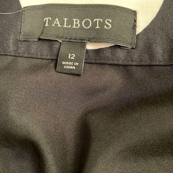 Talbots! Fun. Flared skirt, pleated lined skirt with pockets. Very pretty. - Picture 3 of 3